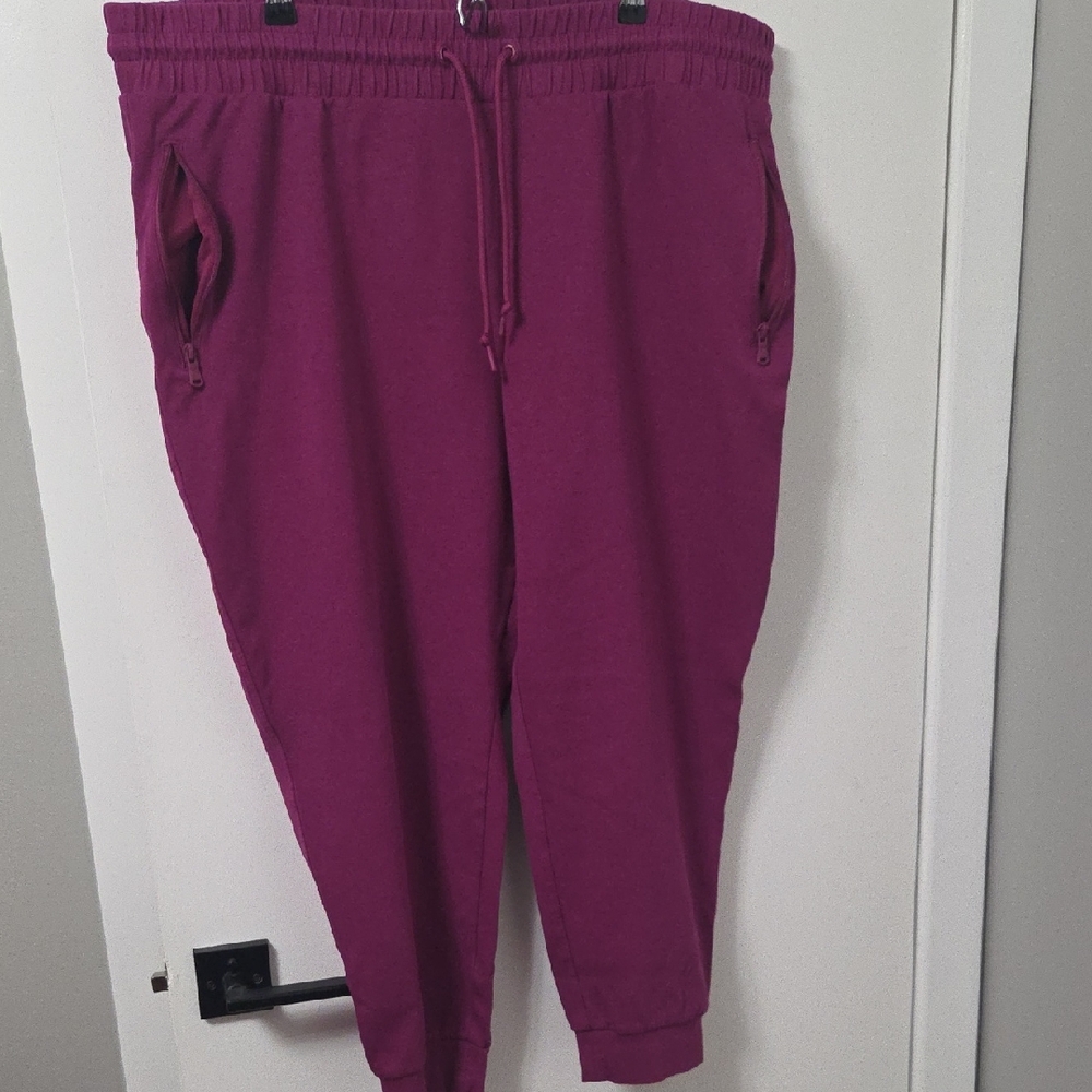 Old Navy Active High-Rise Jogger in Magenta